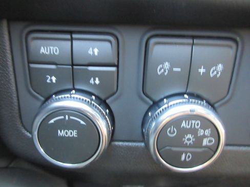 New 2026 GMC Yukon XL Elevation w/ Elevation Premium Package AWD/4WD image 18