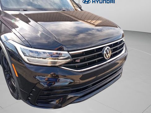 Used 2022 Volkswagen Tiguan SE R-Line image 2