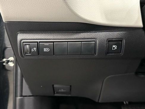 Used 2025 Toyota Corolla LE image 15