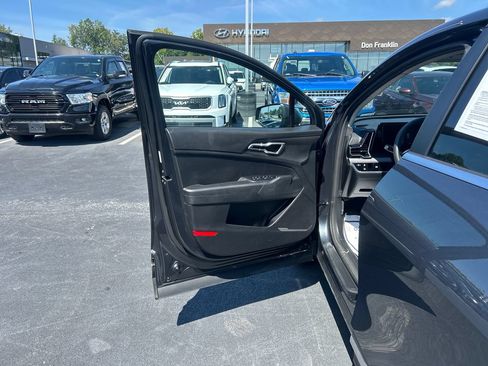 Certified 2023 Kia Sportage LX AWD/4WD image 12