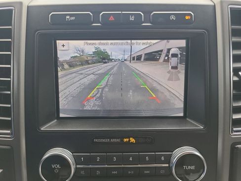 Used 2019 Ford Expedition XLT w/ Equipment Group 202A RWD image 15
