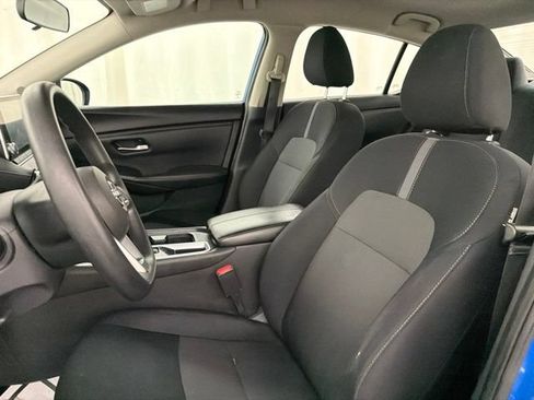 Used 2024 Nissan Sentra SV FWD image 9