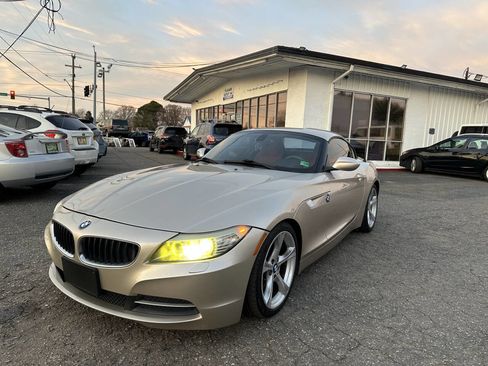 Used 2011 BMW Z4 sDrive30i image 1