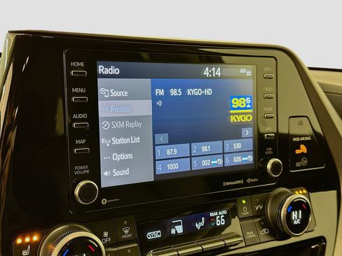 Used 2022 Toyota Highlander XLE image 21