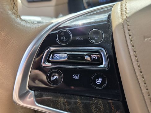 Used 2019 Cadillac Escalade Platinum RWD image 27