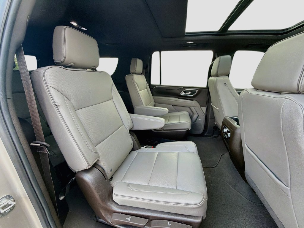 Used 2023 GMC Yukon XL SLT w/ SLT Premium Package AWD/4WD image 29