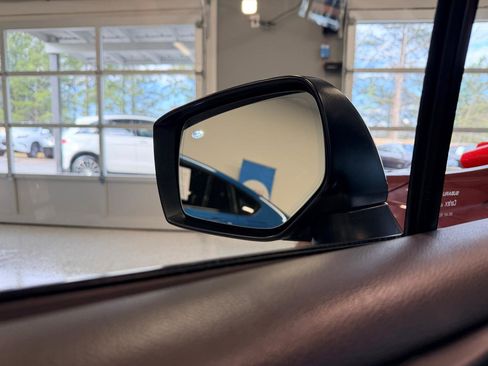 Used 2017 Subaru Outback 2.5i Limited image 14