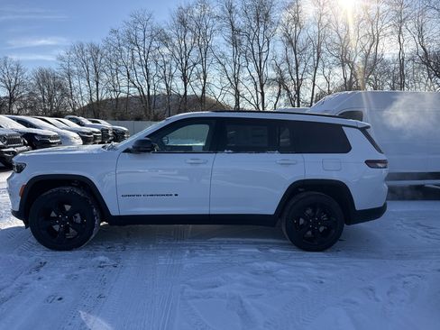 New 2025 Jeep Grand Cherokee L Limited image 6