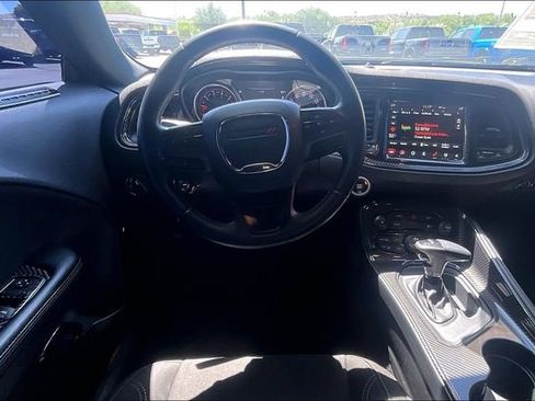Used 2022 Dodge Challenger SXT RWD image 5