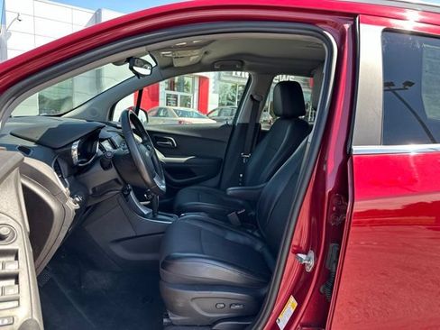 Used 2020 Chevrolet Trax LT w/ Driver Confidence Package AWD/4WD image 10