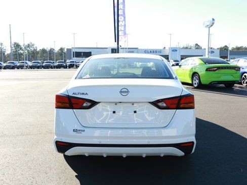 Used 2024 Nissan Altima 2.5 S image 7