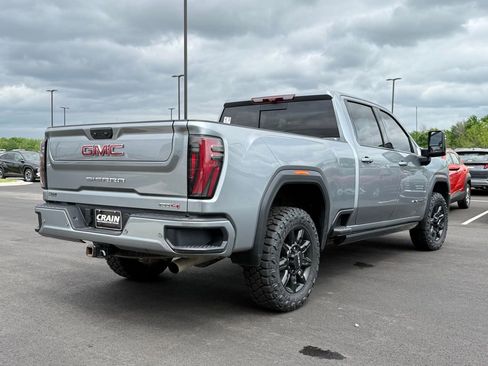 Used 2025 GMC Sierra 2500 AT4 w/ AT4 Premium Plus Package AWD/4WD image 5