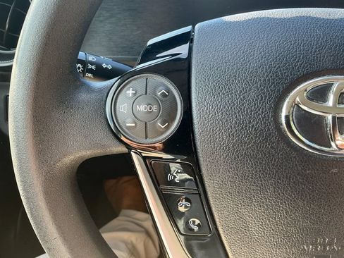 Used 2018 Toyota Prius C One FWD image 17