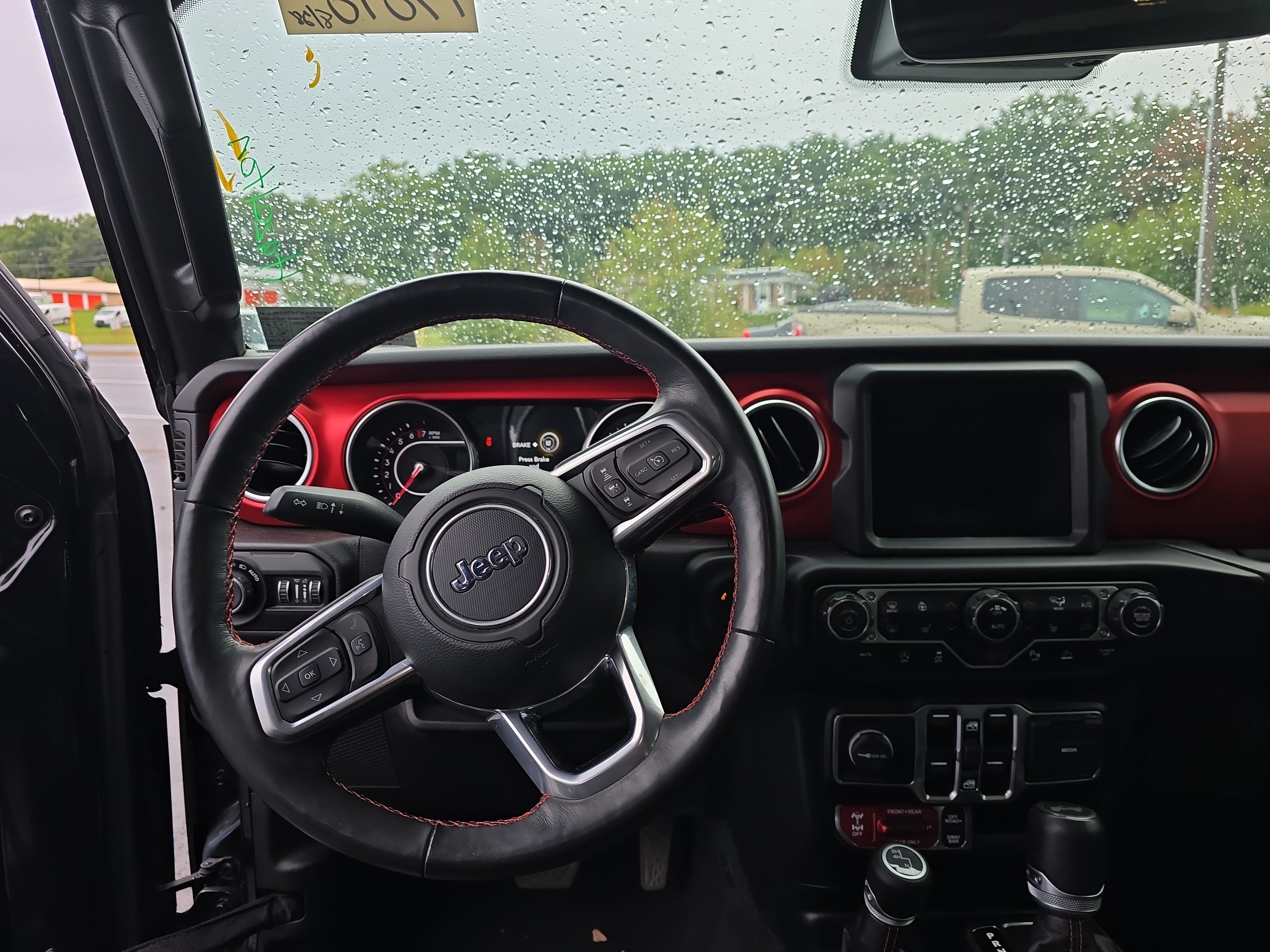 Used 2022 Jeep Wrangler Unlimited Rubicon w/ Xtreme Recon 35" Tire Package AWD/4WD image 17