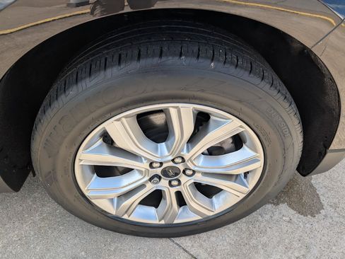 Used 2023 Ford Edge Titanium AWD/4WD image 9