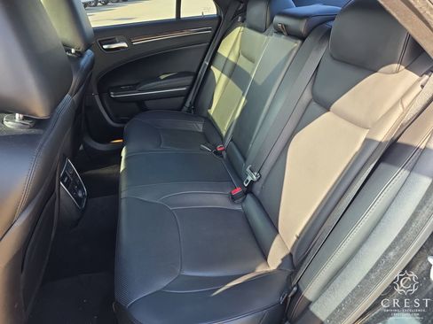 Used 2013 Chrysler 300 C image 24