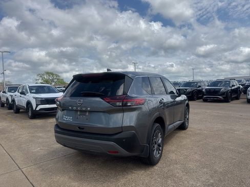 Used 2023 Nissan Rogue S image 16