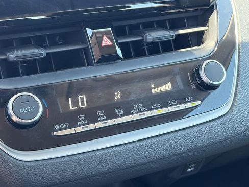Used 2024 Toyota Corolla LE FWD image 25