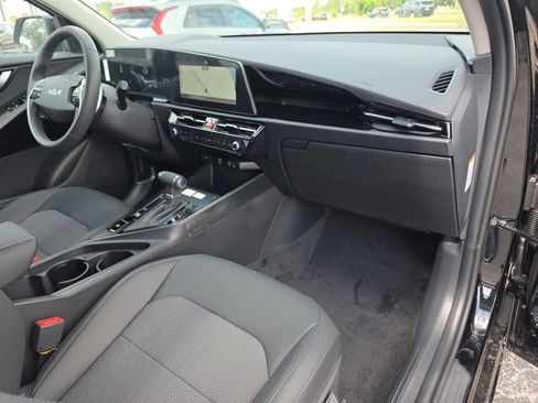 New 2025 Kia Niro EX image 10