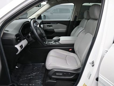 Used 2025 Honda Pilot EX-L image 23