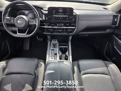 Used 2022 Nissan Pathfinder SL w/ Lighting Package (N92) FWD image 12