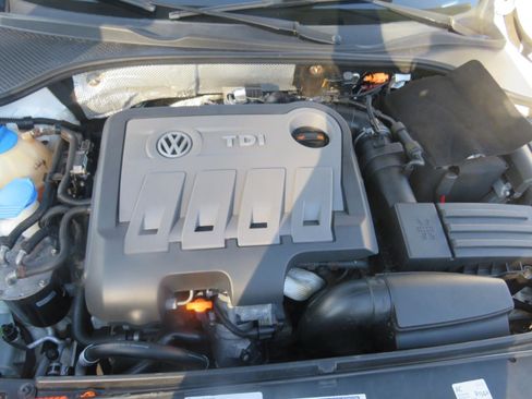 Used 2013 Volkswagen Passat TDI SEL Premium image 35