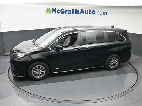 Used 2021 Toyota Sienna LE FWD image 23