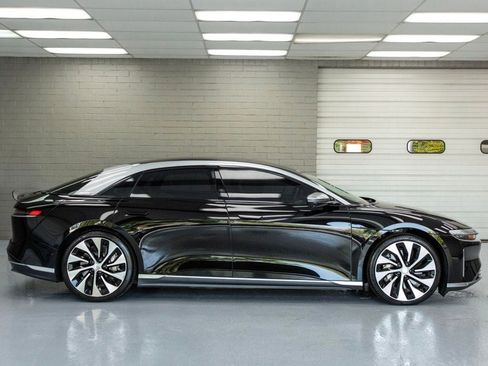 Used 2022 Lucid Air Grand Touring image 3
