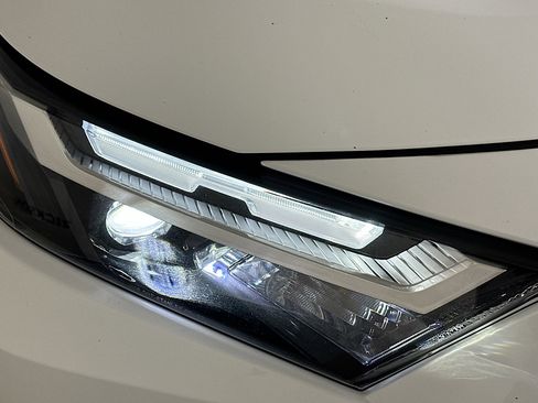 Used 2024 Toyota RAV4 XLE image 9