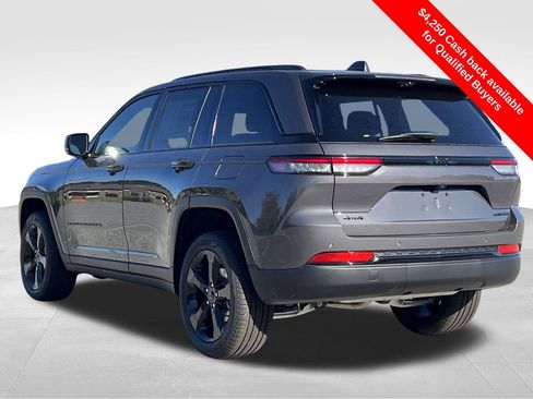 New 2025 Jeep Grand Cherokee Limited w/ Luxury Tech Group II image 30
