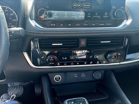 Used 2023 Nissan Rogue SL w/ SL Premium Package image 39