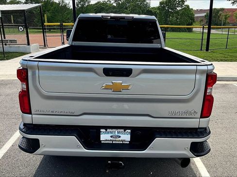 Used 2023 Chevrolet Silverado 2500 High Country w/ Z71 Off-Road Package AWD/4WD image 8