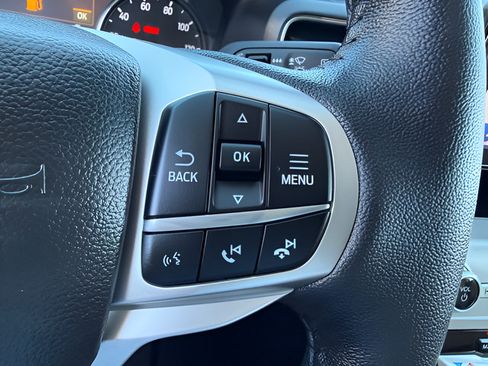 Used 2023 Ford Explorer XLT w/ Equipment Group 202A AWD/4WD image 21