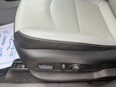 Used 2024 GMC Terrain SLT AWD/4WD image 19