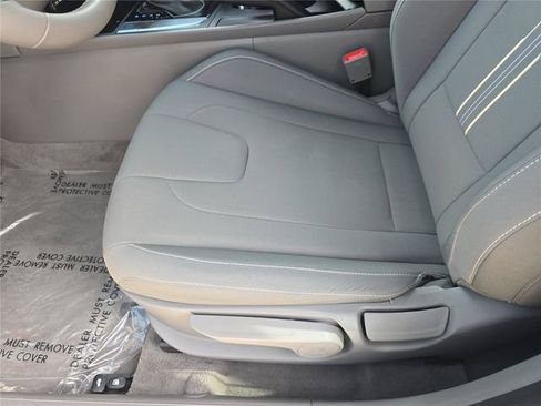 Used 2025 Hyundai Elantra Sport FWD image 14