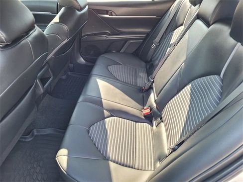 Used 2024 Toyota Camry SE image 8