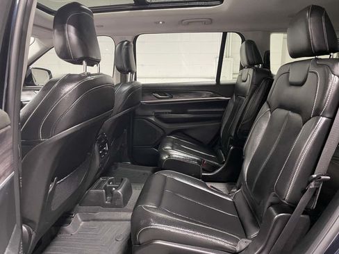 Used 2024 Jeep Grand Cherokee L Limited w/ Black Appearance Package AWD/4WD image 17