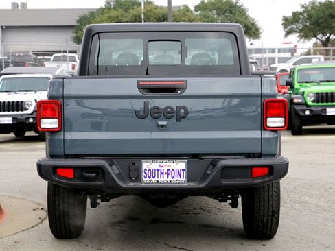 New 2026 Jeep Gladiator Sport image 6