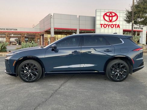 Certified 2025 Toyota Crown Signia w/ Advanced Technology Package image 8