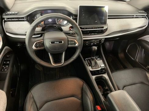 Used 2024 Jeep Compass Latitude AWD/4WD image 22
