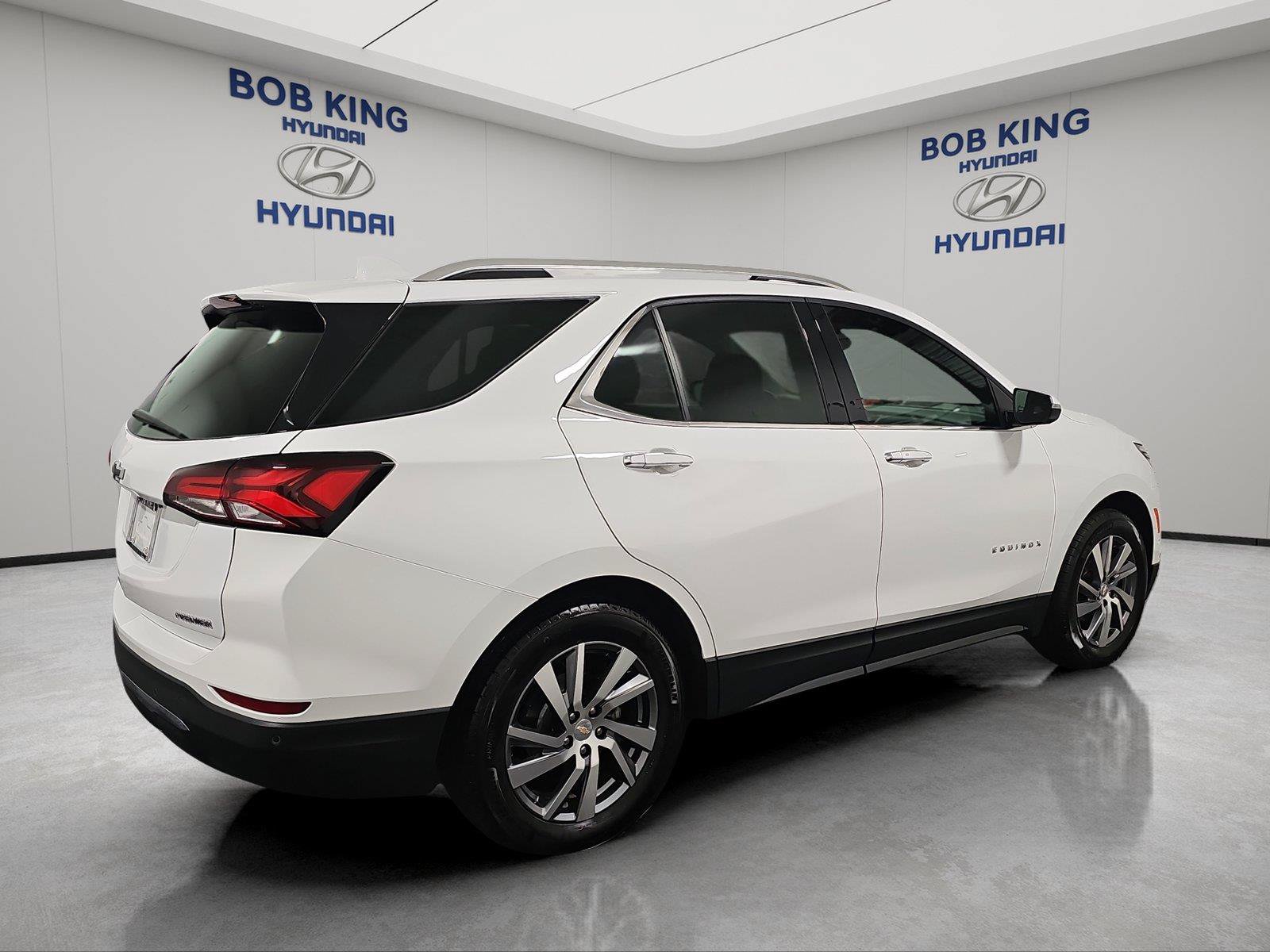 Used 2023 Chevrolet Equinox Premier FWD image 5