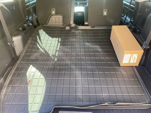 Used 2022 Toyota Highlander Platinum image 14