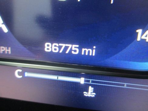 Used 2023 Chevrolet Silverado 1500 LTZ image 28