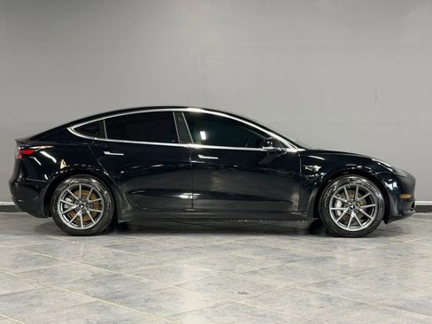 Used 2018 Tesla Model 3 Long Range image 4