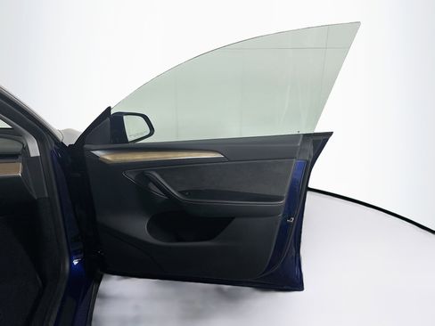 Used 2023 Tesla Model Y Long Range AWD/4WD image 32