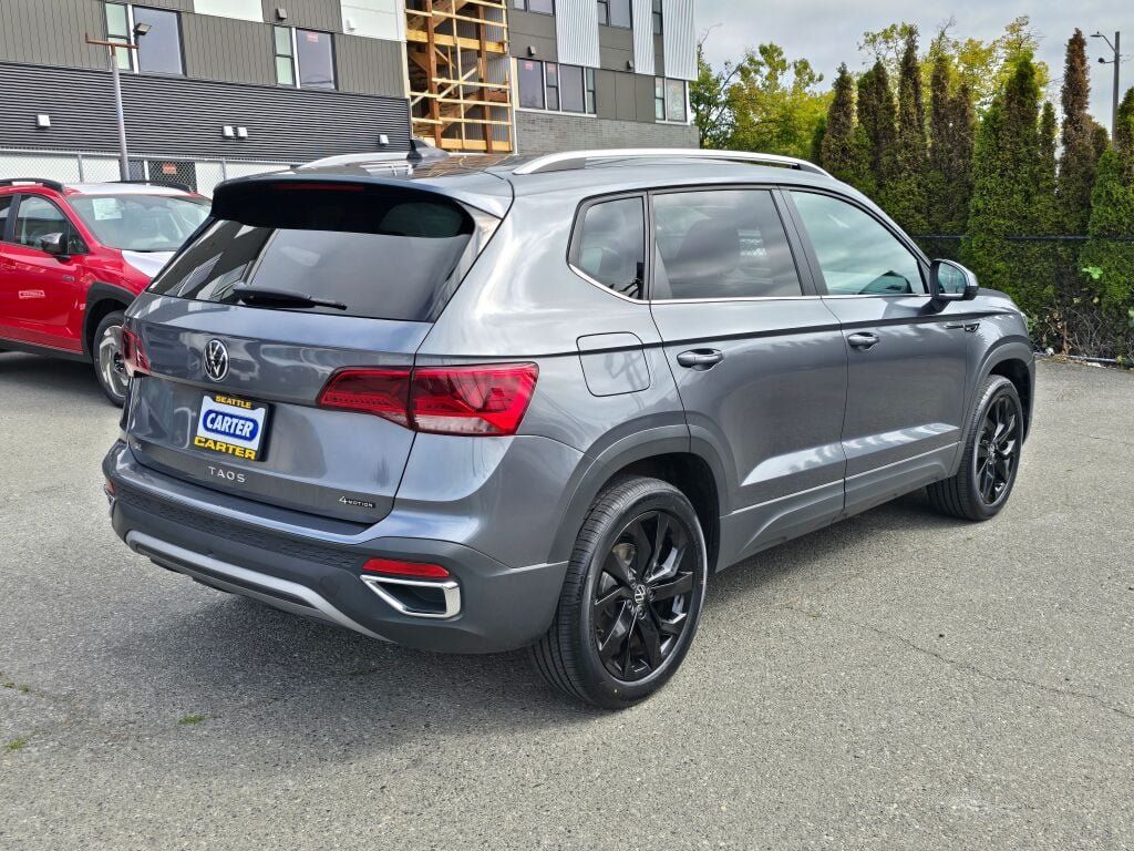 Used 2022 Volkswagen Taos SE w/ IQ.Drive SE Package AWD/4WD image 3
