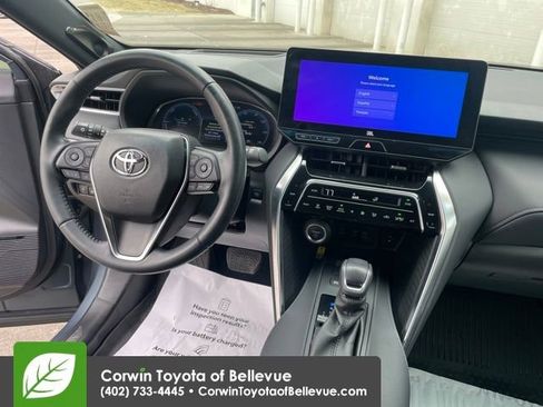 Used 2023 Toyota Venza Limited image 14