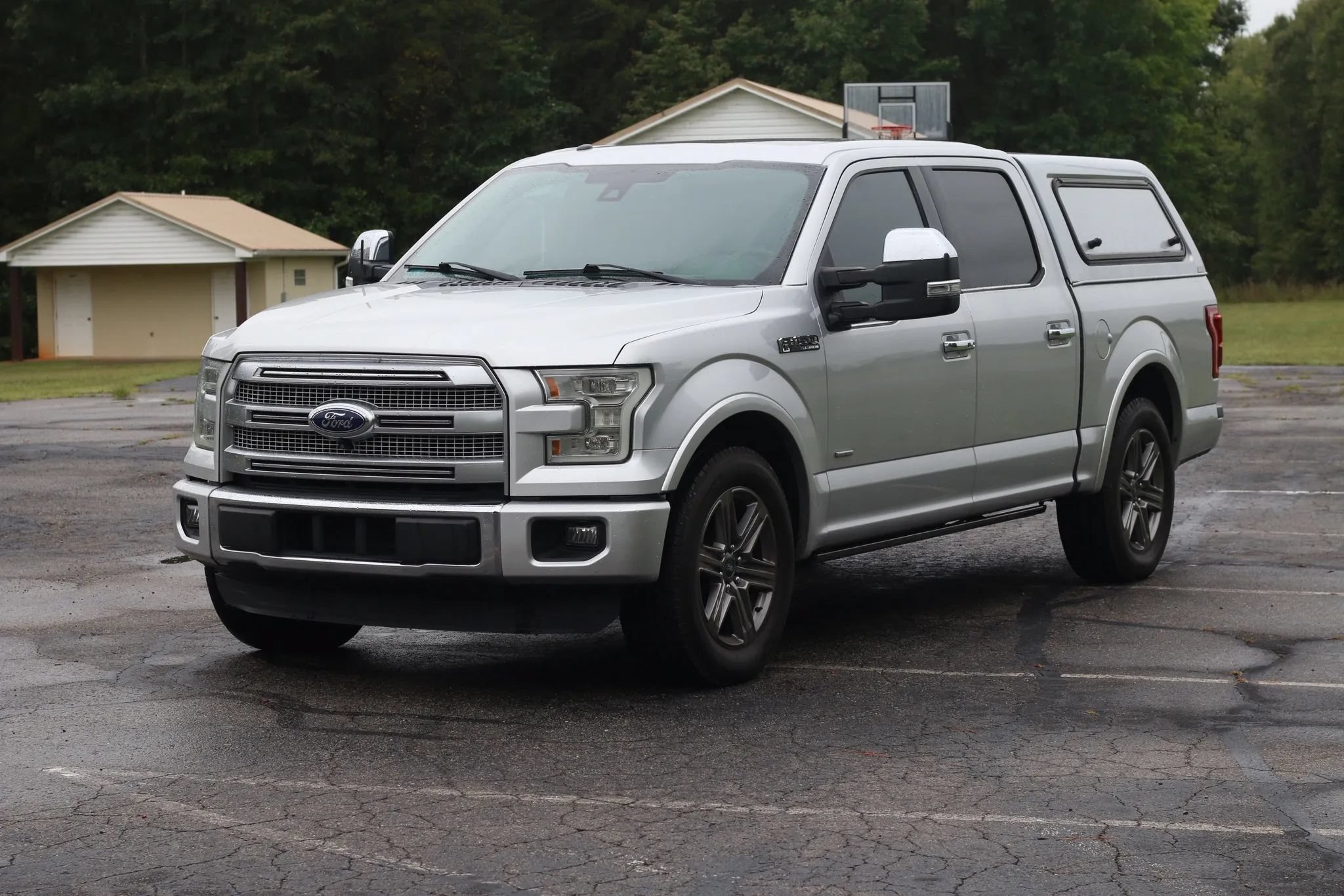 Used 2015 Ford F150 Platinum w/ Equipment Group 701A Luxury RWD image 2