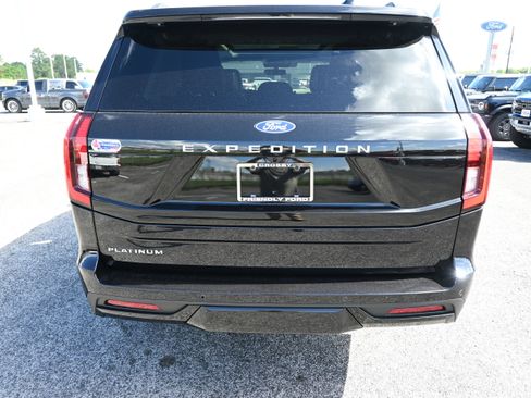 New 2027 Ford Expedition Platinum w/ Driver's Package RWD image 4