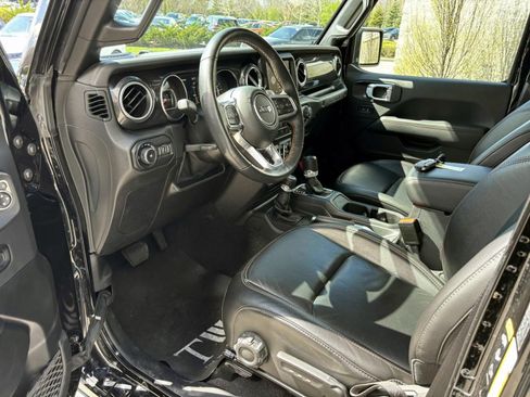 Used 2021 Jeep Wrangler Unlimited Rubicon w/ Dual Top Group AWD/4WD image 24
